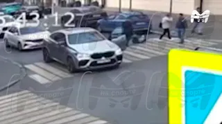 Скандальный инцидент с футбольным арбитром в Казани: судья избил пешехода