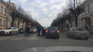 На пешеходном переходе в центре Рязани сбили девушку