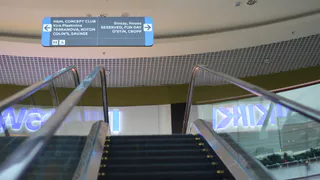 Будьте осторожны на эскалаторах торговых центров, в дни наплыва покупателей перед 1 сентября