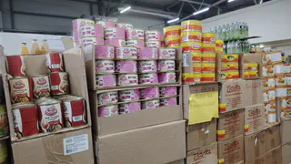 В "Светофор" за белорусской тушенкой: вскрываем и пробуем 3 банки с консервами - вот что внутри