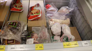 "Не мясо, а сплошная химия": Эксперты назвали худший бренд филе цыпленка, который попал в черный список