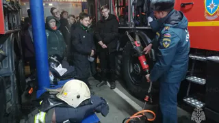 Учащимся 9-10 классов Вязниковской школы провели профориентационную экскурсию в пожарной части