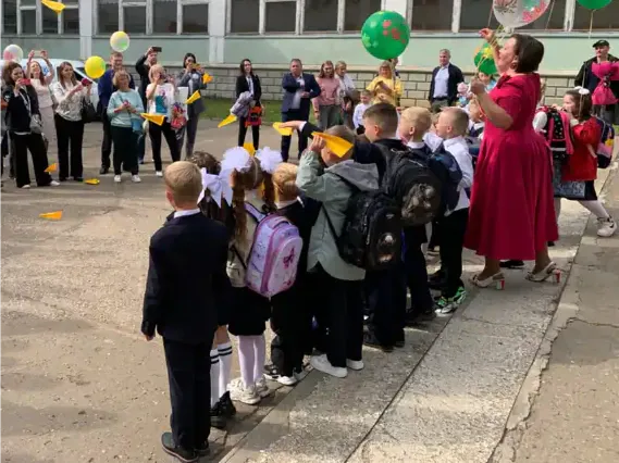 В школах убирают немаловажный предмет: ученики радуются переменам, педагоги выражают беспокойство