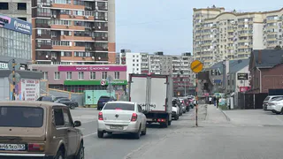 Какой знак разрешает левый поворот: этот вопрос ПДД заваливает треть водителей - проверьте себя