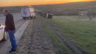 На границе Владимирской и Ярославской областей перевернулся автобус с туристами