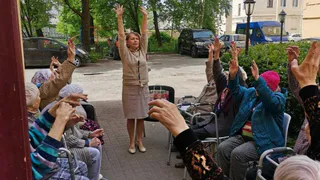 Где лучше пожилому человеку? Дома или в пансионате для пожилых?