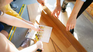 Не мусор, а бриллиант: 3 необычных способа использования остатков ламината после ремонта