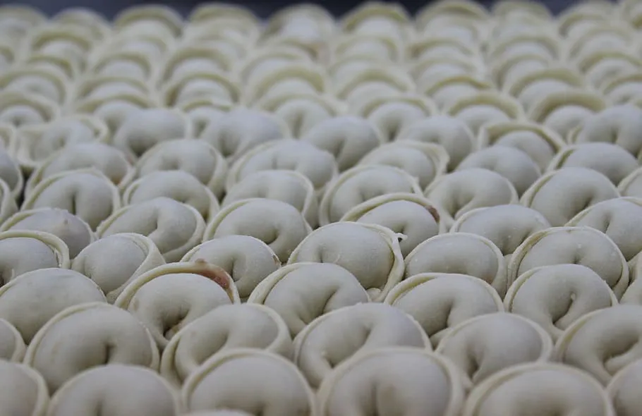 Необычные пельмени с квашеной капустой: классика с изюминкой