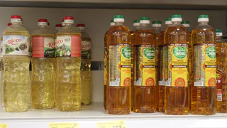 Золотистая гадость в прозрачной бутылке: Роскачество назвало худшие бренды растительного масла