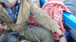 На Оке спасли рыбака со сломанной ногой