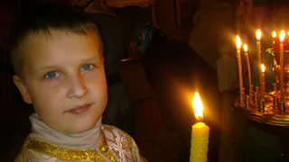 Рязанский школьник в выходные служит в церкви пономарем