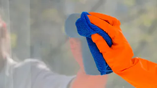 10 капель на 2 литра — и окна прозрачнее горного хрусталя — клинеры рассекретили