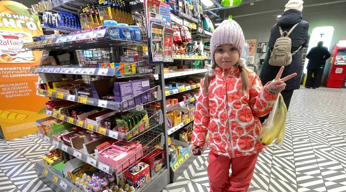 "Открыл бутылку воды до оплаты, чтобы попить. Это считается за воровство?": Роскачество поставило точку в вечном вопросе