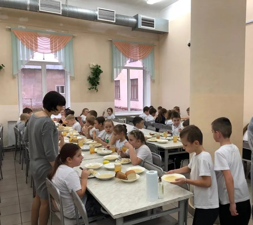 В Татарстане продлили программу бесплатного питания для младших школьников — на неё направят почти 3 млрд рублей