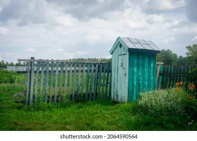 Туалет на даче: забудьте о сортире с сердечком