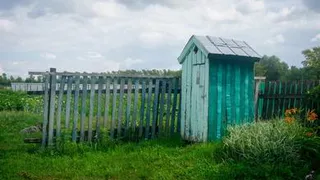 Туалет на даче: забудьте о сортире с сердечком