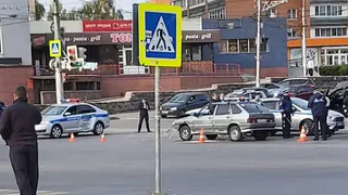 Бывает и такое: на улице Советской Армии машина ДПС попала в аварию