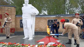 В поселке Красная Горбатка состоялось торжественное зажжение Вечного огня
