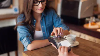 Отказ от бумажных чеков: что изменится в жизни покупателей в 2024 году