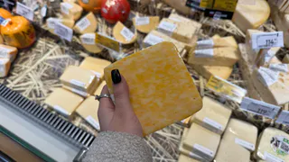 В Роскачестве проверили популярные марки сыров