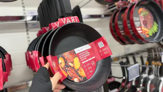 Давно не видела в Магнит Косметик таких низких цен: купила сковороду за 219 руб и шампунь за 85 - только дома поняла почему так дешево