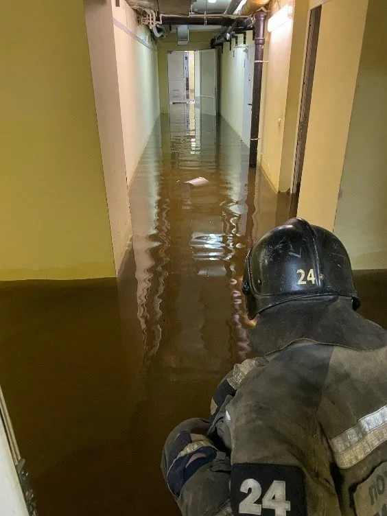 В Магнитогорске на цокольных этажах горбольницы № 1 забурлили реки