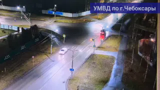 В Чебоксарах столкнулись "Тойота" и Лада": 21-летнего пассажира доставили в больницу с травмами