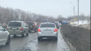 Не прошло и месяца: на Северной окружной растаял ямочный ремонт