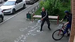 Шумел ночью, не давал спать: в Подмосковье сосед зарубил лифтёра топором