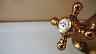 На нескольких улицах Дашково-Песочни отключат холодную воду из-за аварии на водопроводе