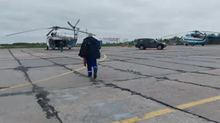 Выпавшего из окна 2-летнего жителя Коми эвакуировали на вертолете