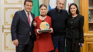 Мэр Казани и Игорь Крутой поздравили финалистку «Голоса. Дети» (6+) из Нижнекамска