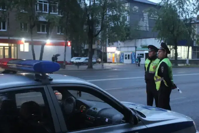 Новое правило вводится для тех, кто водит автомобиль. Теперь полный запрет