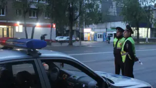 Новое правило вводится для тех, кто водит автомобиль. Теперь полный запрет