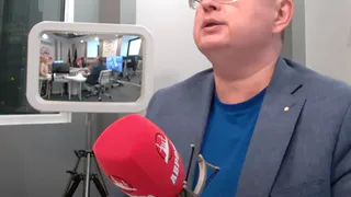 "Россиянам нужно будет срочно избавиться от доллара": о чем предупреждает экономист Михаил Делягин?