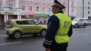 Пешеходы на проезжей части - Pro Город и ГИБДД ловят нарушителей