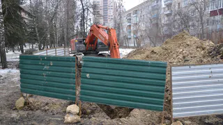 На улице Щорса рязанцы страдают из-за прорыва канализации в магазине