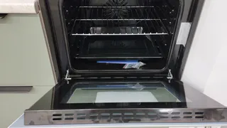 Стекло духовки станет прозрачнее воды: 1 флакон из аптечки, и жир не найти даже с лупой