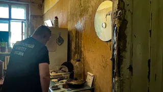 В Кольчугине мужчину убили ножом в грудь из-за ревности в общежитии