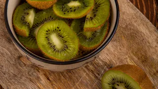 Цвет настроения: как киви может повлиять на наше настроение всего за 4 дня и почему его называют «фруктом радости»