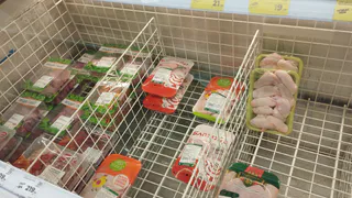 Там только микробы и антибиотики: Роскачество назвало худшие бренды куриного филе — не вздумайте покупать