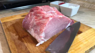 Трачу пять минут своего времени, а мясо получается как в дорогом ресторане: в 2 раза вкуснее, чем жареное, и без грязной посуды