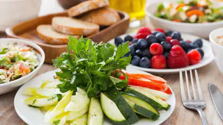 Три ошибки, мешающих похудеть после 40: эндокринолог объяснил механизм