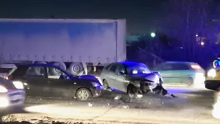 Работала реанимация: на Северной окружной столкнулись две легковушки