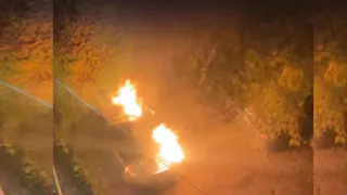 В Рязани девять сотрудников МЧС тушили полыхающую машину