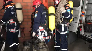 В Магнитогорске двое мужчин чудом выжили после отравления в выгребной яме