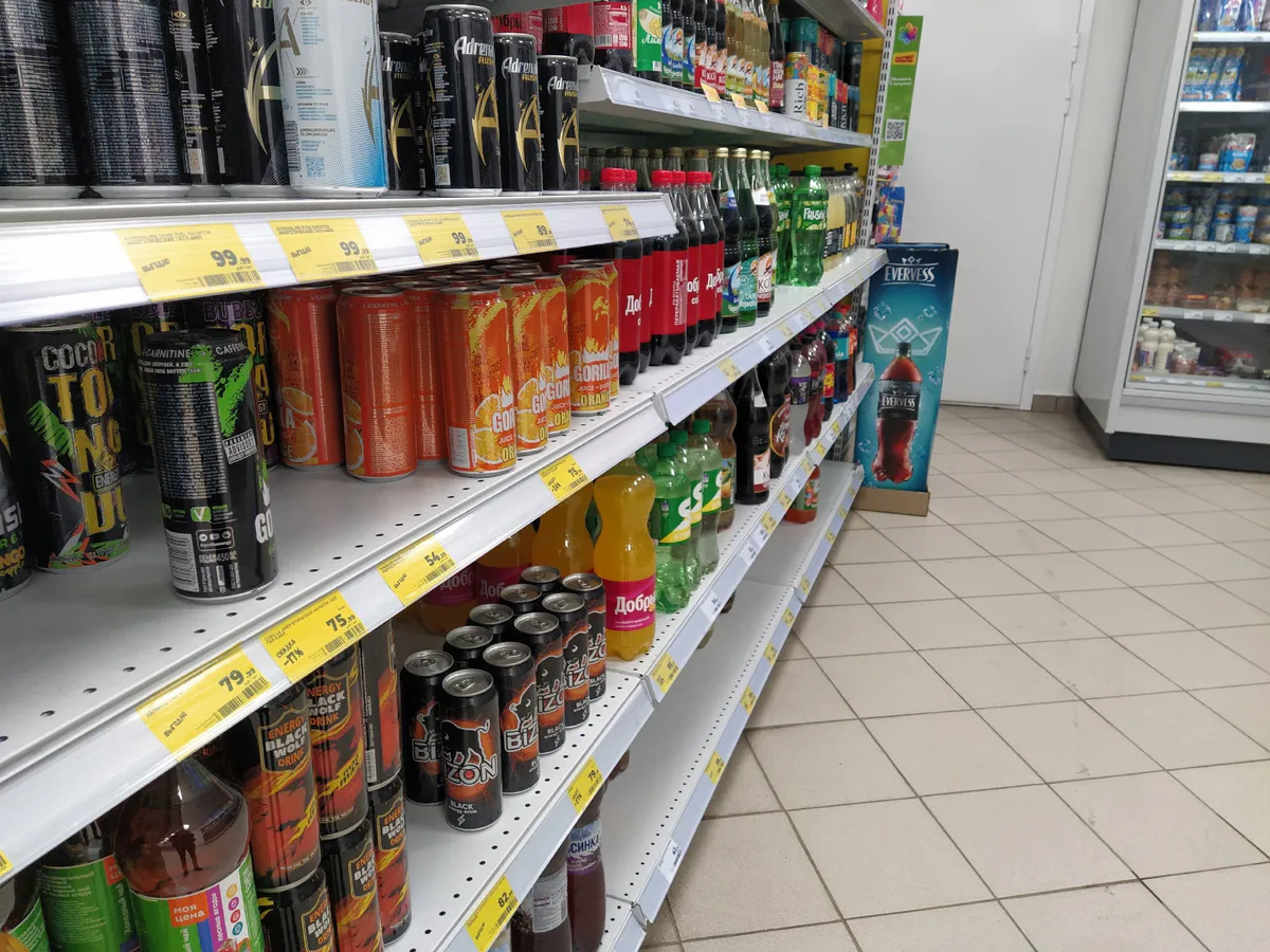 Госдума запретила продажу энергетиков несовершеннолетним