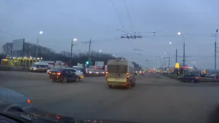 На перекрестке Московского шоссе и улицы Мервинской произошло очередное ДТП - видео