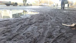 Жалоба от читателя: по тротуару в Дашках невозможно ходить