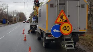 В Рязани продолжается ремонтировать сети уличного освещения